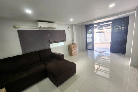 House in Bang Yai, Thailand 4 bedrooms № 164318 - photo 5