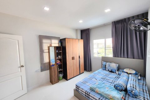 House in Bang Yai, Thailand 4 bedrooms № 164318 - photo 16