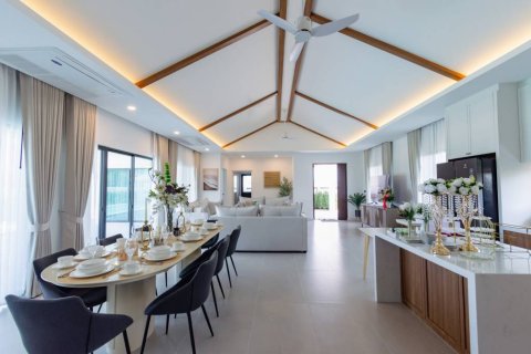 Villa in Hua Hin, Thailand 3 bedrooms № 172640 - photo 7