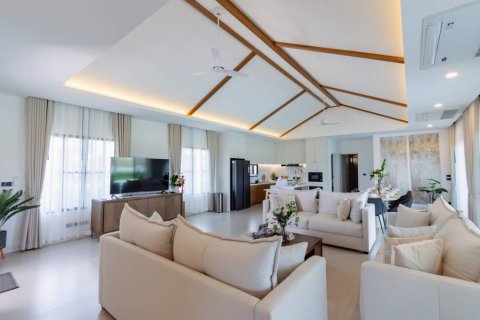 Villa in Hua Hin, Thailand 3 bedrooms № 172640 - photo 3