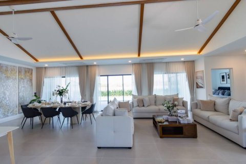 Villa in Hua Hin, Thailand 3 bedrooms № 172640 - photo 5