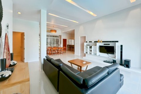 Villa in Hua Hin, Thailand 3 bedrooms № 172641 - photo 9