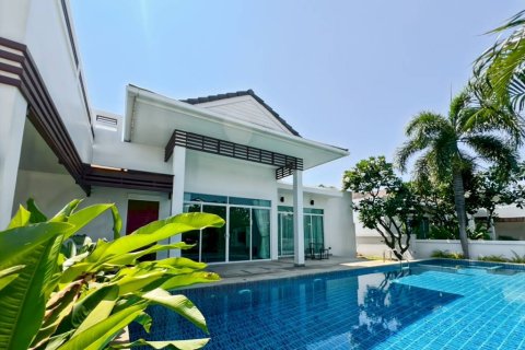 Villa in Hua Hin, Thailand 3 bedrooms № 172641 - photo 3