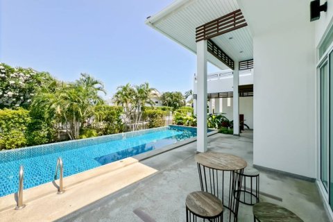 Villa in Hua Hin, Thailand 3 bedrooms № 172641 - photo 5