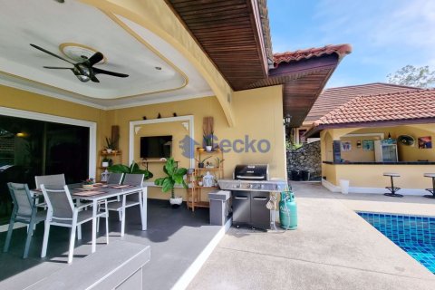 House in Pattaya, Thailand 3 bedrooms № 196825 - photo 29