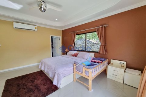 House in Pattaya, Thailand 3 bedrooms № 196825 - photo 23