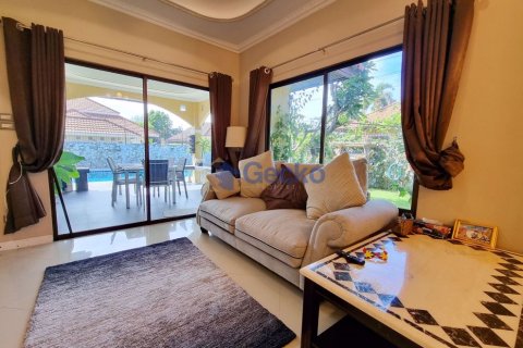 House in Pattaya, Thailand 3 bedrooms № 196825 - photo 17