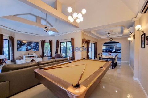 House in Pattaya, Thailand 3 bedrooms № 196825 - photo 6
