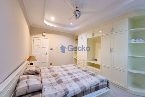 House in Pattaya, Thailand 3 bedrooms № 196825 - photo 11