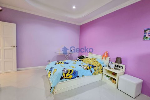 House in Pattaya, Thailand 3 bedrooms № 196825 - photo 22