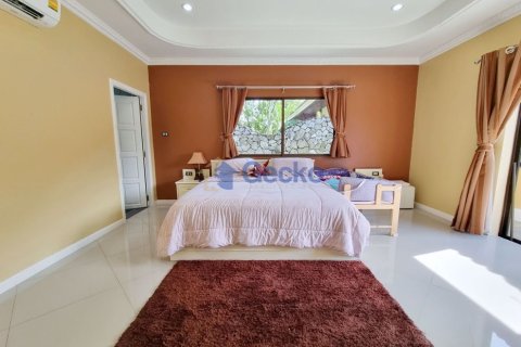 House in Pattaya, Thailand 3 bedrooms № 196825 - photo 18