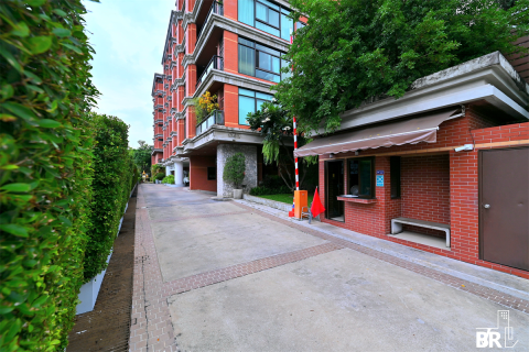 Condo in Bangkok, Thailand, 2 bedrooms  № 186070 - photo 10