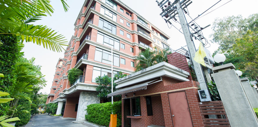 Condo in Bangkok, Thailand, 2 bedrooms  № 186070