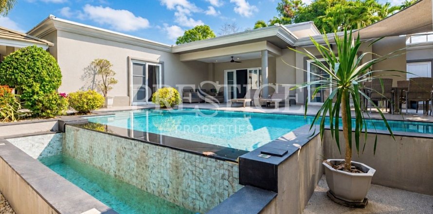 House in Pattaya, Thailand 3 bedrooms № 202387