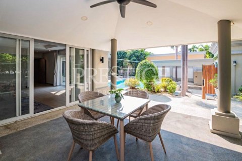 House in Pattaya, Thailand 3 bedrooms № 202387 - photo 13