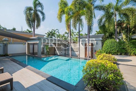 House in Pattaya, Thailand 3 bedrooms № 202387 - photo 15