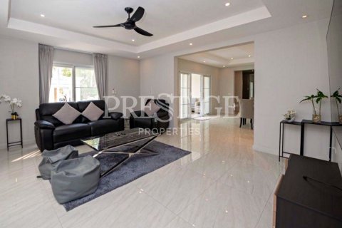 House in Pattaya, Thailand 3 bedrooms № 202387 - photo 2