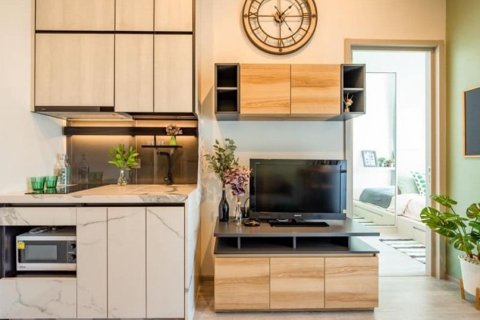 Studio in the Condo in Phra Khanong, Bangkok, Thailand  № 156886 - photo 4