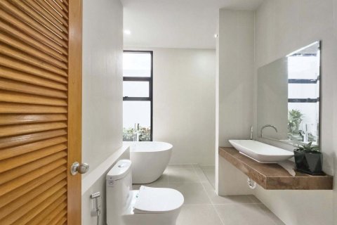 House in Phuket, Thailand 3 bedrooms № 156885 - photo 16