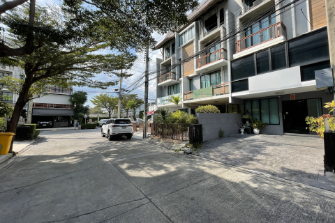 Таунхаус в Суан Луанге, Бангкок, Таиланд с 4 спальнями  № 157860 - фото 8