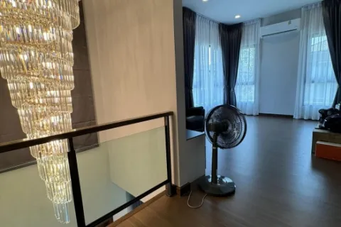 Haus in Bang Phli Yai, Thailand 4 Schlafzimmer № 216057 - Foto 18