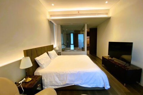 Condo in Bangkok, Thailand, 3 bedrooms № 181252 - photo 13
