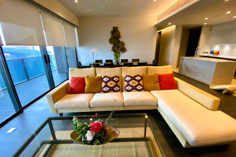 Condo in Bangkok, Thailand, 3 bedrooms № 181252 - photo 5