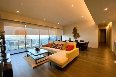 Condo in Bangkok, Thailand, 3 bedrooms № 181252 - photo 2