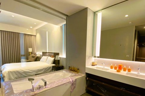 Condo in Bangkok, Thailand, 3 bedrooms № 181252 - photo 14
