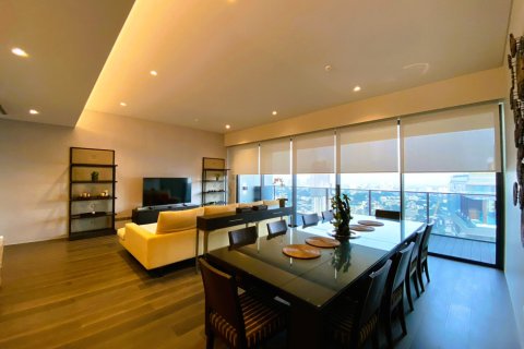 Condo in Bangkok, Thailand, 3 bedrooms № 181252