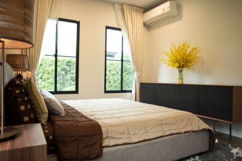 House in Bangkok, Thailand 4 bedrooms № 181248 - photo 26