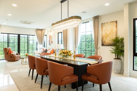 House in Bangkok, Thailand 4 bedrooms № 181248 - photo 7