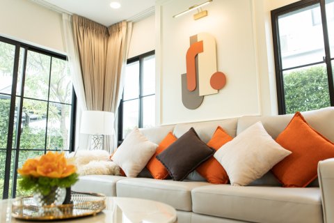 House in Bangkok, Thailand 4 bedrooms № 181248 - photo 6