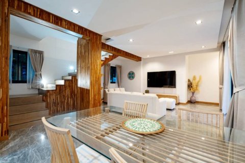 Villa à Surat Thani, Thaïlande 4 chambres № 172985 - photo 10