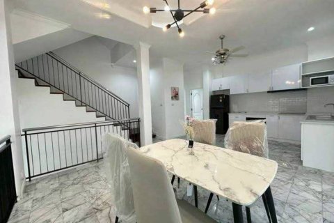 Maison à Sattahip, Thaïlande 4 chambres № 172984 - photo 4