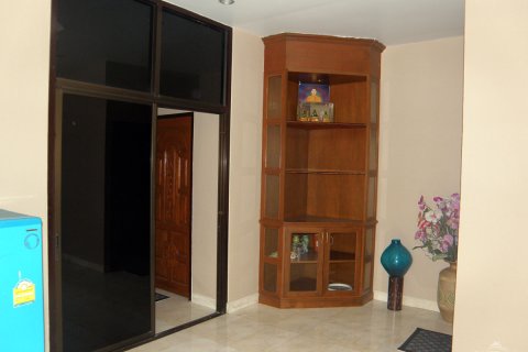 House in Pattaya, Thailand 3 bedrooms № 204558 - photo 11