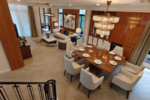House in Bangkok, Thailand 5 bedrooms № 180401