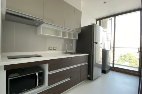 Condo à Watthana, Bangkok, Thaïlande, 2 chambres № 160586 - photo 2