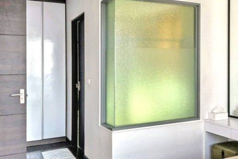 Кондоминиум с 3 спальнями в Бангкоке, Таиланд № 117385 - фото 6