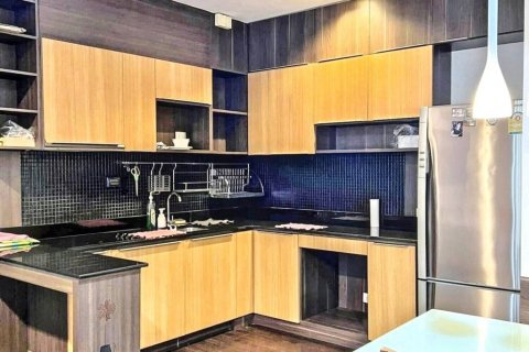 Кондоминиум с 3 спальнями в Бангкоке, Таиланд № 117385 - фото 7