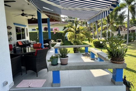 House in Pattaya, Thailand 2 bedrooms № 140186 - photo 11