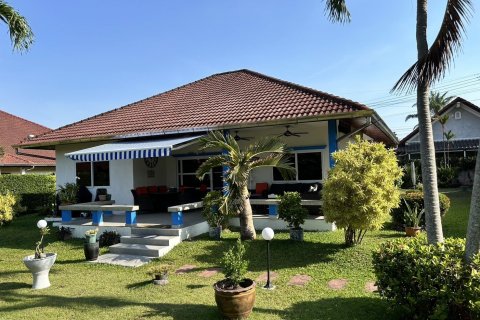 House in Pattaya, Thailand 2 bedrooms № 140186 - photo 15