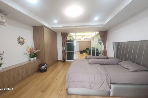 Студия в кондо в Банг Раке, Бангкок, Таиланд № 148426 - фото 3