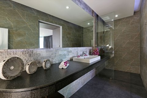 Villa in Phuket, Thailand 7 bedrooms № 148424 - photo 23