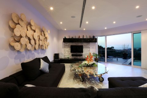 Villa in Phuket, Thailand 7 bedrooms № 148424 - photo 2