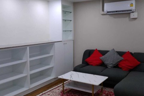 Condo in Khlong Toei, Bangkok, Thailand, 2 bedrooms  № 160815