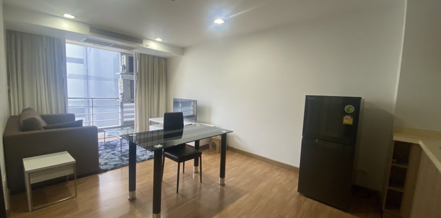 Studio dans le Condo à Watthana, Bangkok, Thaïlande  № 160819