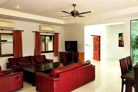 Villa in Hua Hin, Thailand 4 bedrooms № 153678 - photo 7