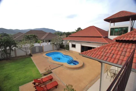Villa in Hua Hin, Thailand 4 bedrooms № 153678 - photo 2