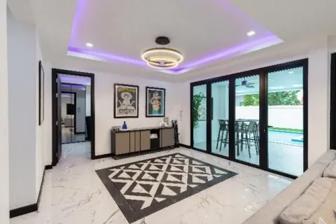 Casa de 5 dormitorios en Jomtien Beach, Pattaya, Tailandia № 210527 - foto 6